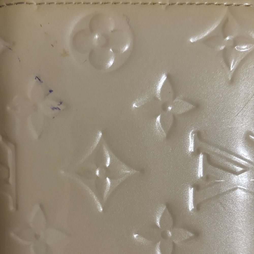 Louis Vuitton Ivory monogram Vernis International Wallet - Picture 7 of 11